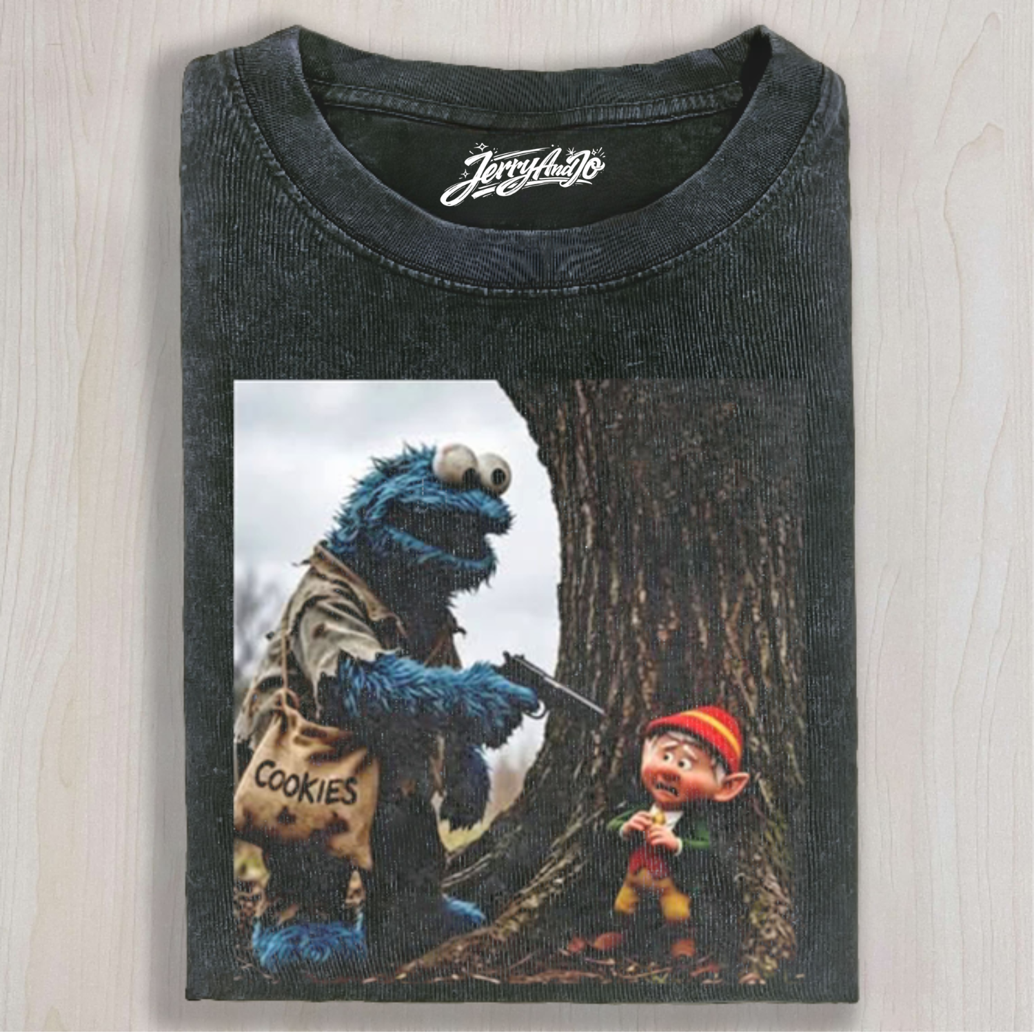 THE COOKIE MONSTER POINTS A GUN AT THE ELF SHIRT NN-0216